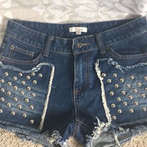 Women’s Dani cutoffs size Medium